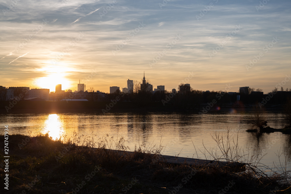Naklejka premium Sunset on the Vistula beach in Warsaw, Poland