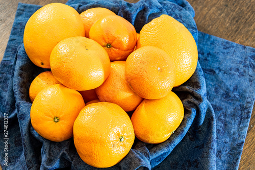 delicious oranges with lots of vitamins and juice to enjoy