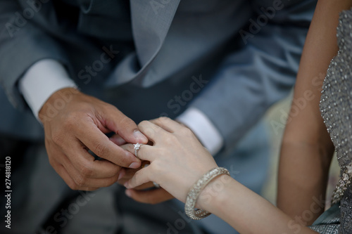 wear a ring, wedding ring, love couple © waranyu