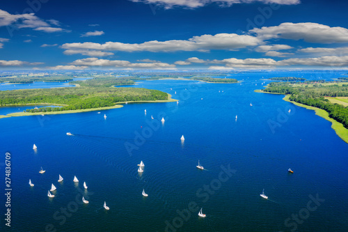 Fototapeta Naklejka Na Ścianę i Meble -  Mazury-yachts to Lake Kisajno in Giżycko