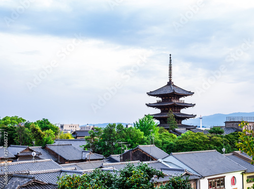 八坂の塔と京都の町並み