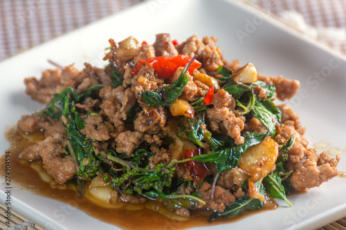 stir-fried pork with basil Thai Racipe.