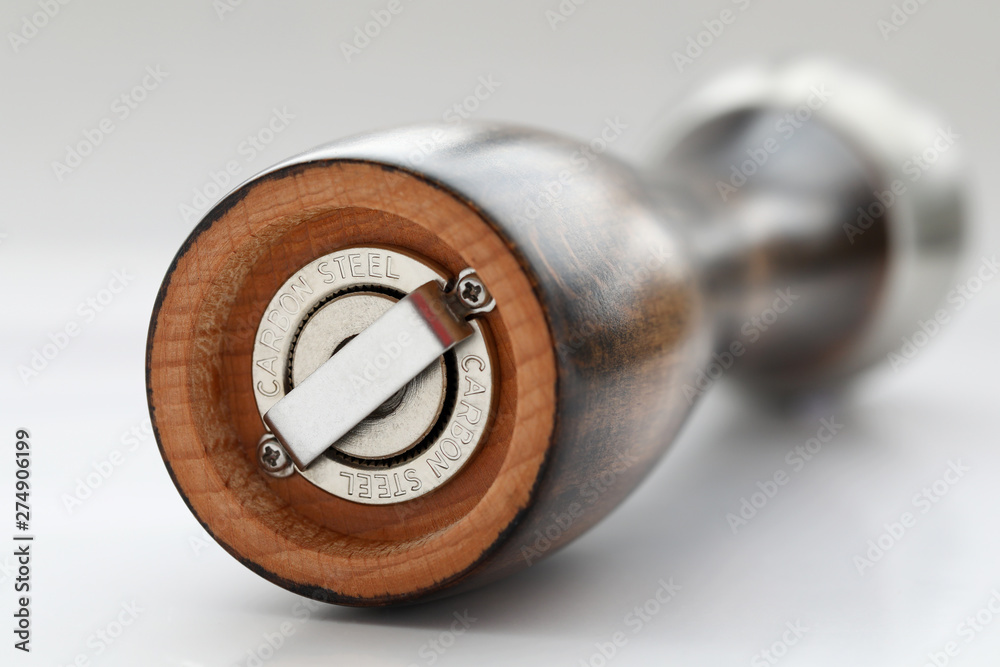 Nice smooth wooden pepper grinder with steel rotor Nice smooth wooden pepper grinder with steel rotor