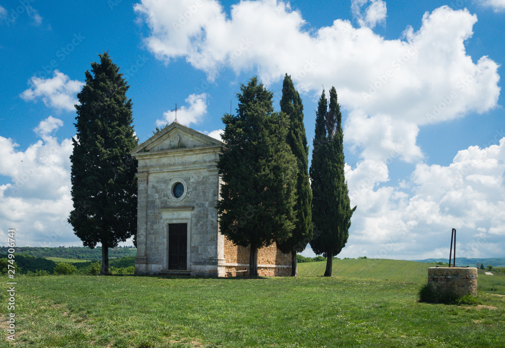 Chapel of Capella di Vitaleta in the Tuscan landscape of the Val d'Orcia