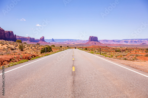 Monument Valley highway, Tribal Park in the Arizona-Utah border, USA