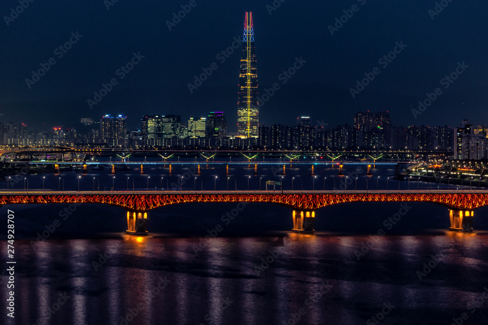 Fototapeta premium Lotte tower and seongsu bridge