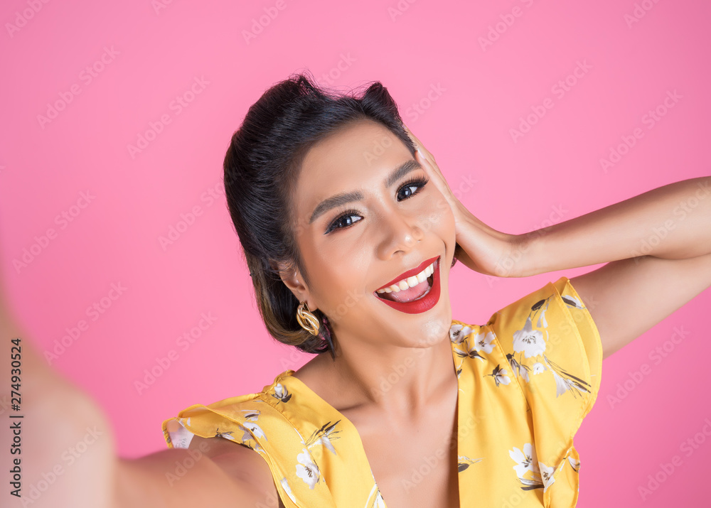 Beautiful Fashion women take a photo selfie with her phone Beautiful Fashion women take a photo selfie with her phone