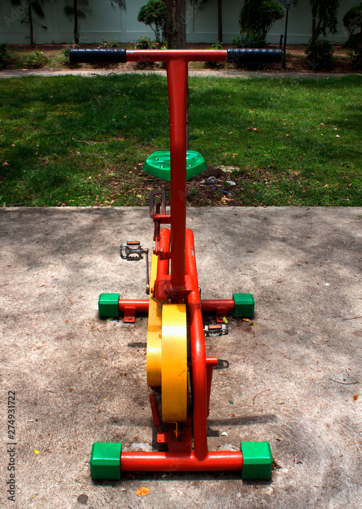 Fototapeta premium the Apparatus for Exercise in the Park