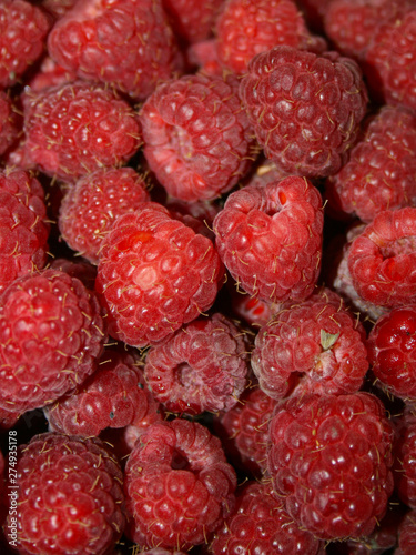 raspberry, fruit, food, red, berry, raspberries, fresh, ripe, sweet, healthy, berries, juicy, summer, diet, dessert, closeup, delicious, freshness, organic, macro, fruits, natural, nature, many, textu