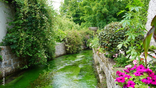 Canvastavla Le plus petit fleuve de France, Veules les roses