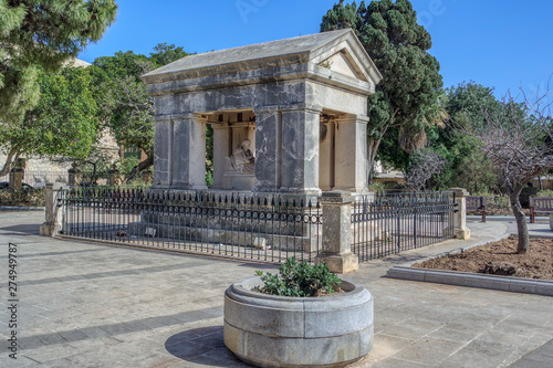 Obraz na płótnie Monument to Lord Hastings in Hastings Garden in Valletta, Malta w salonie