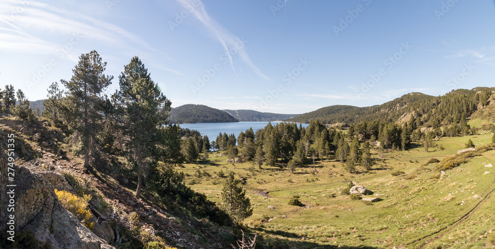 Panorama sur le lac des Bouillouses