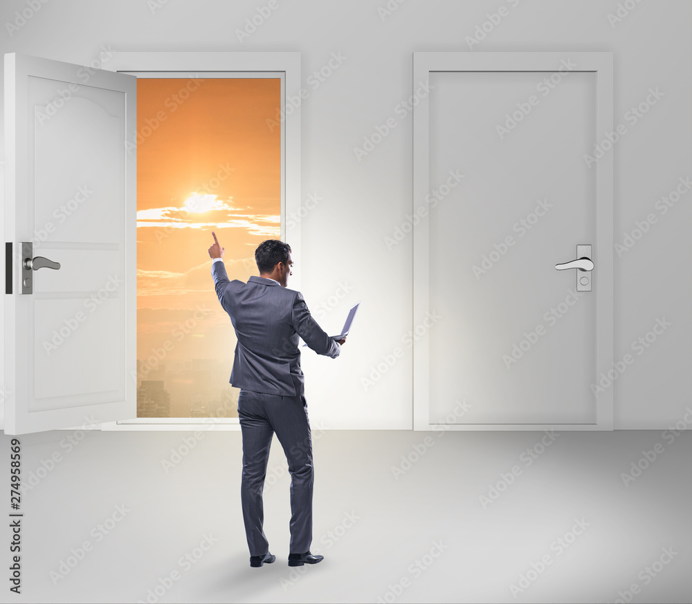 Fototapeta premium Businessman facing many business opportunities