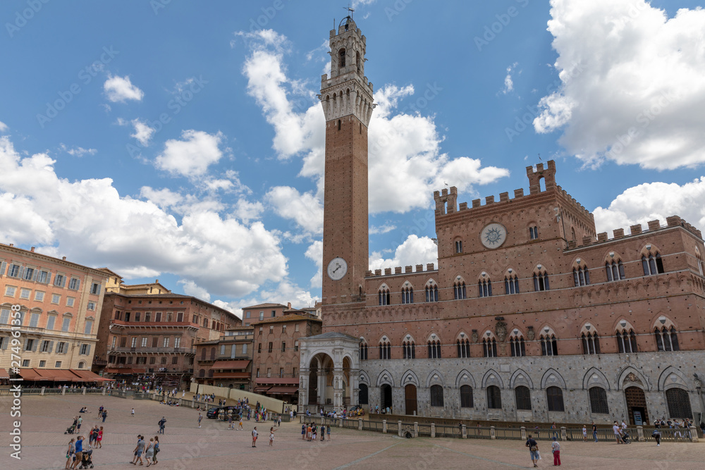 Panoramic view of Palazzo Pubblico and Torre del Mangia