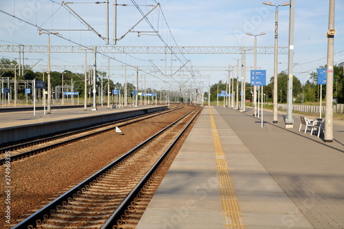 railway station, empty platform, train tracks 