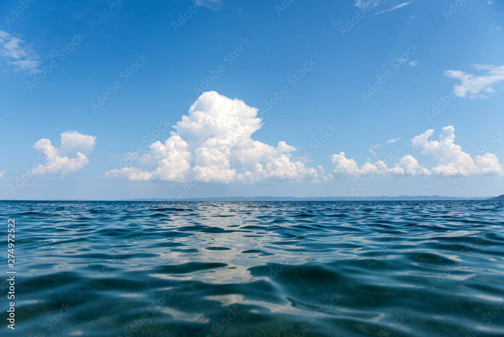 Obraz premium Perfect sky and water of ocean