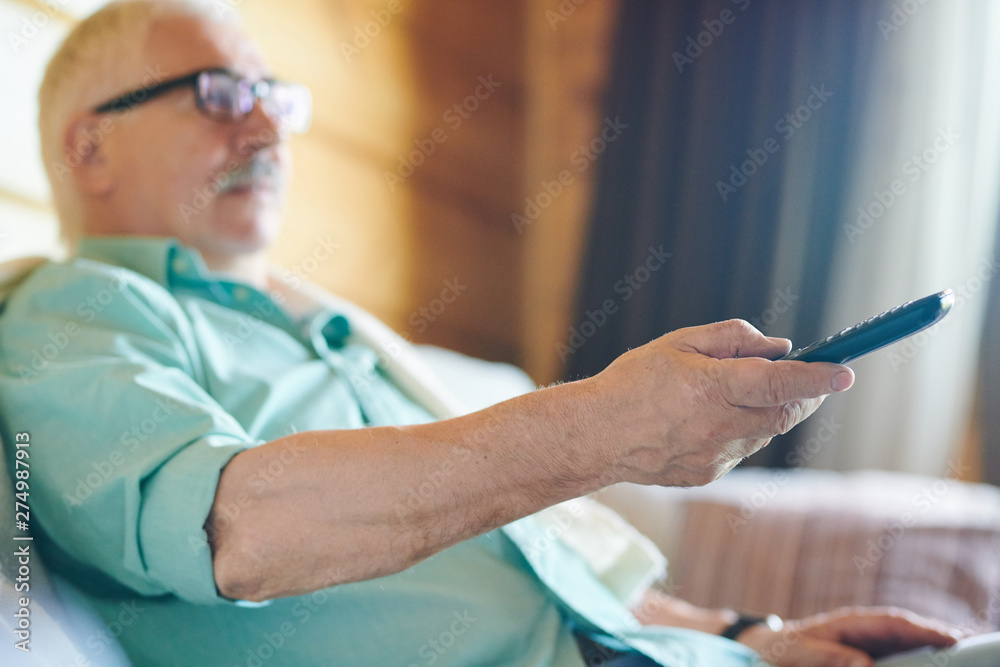 Hand of contemporary casual senior man