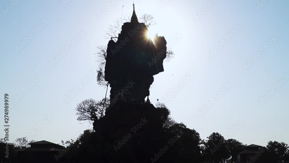 Kyaut Ka Latt Pagoda vor der Sonne