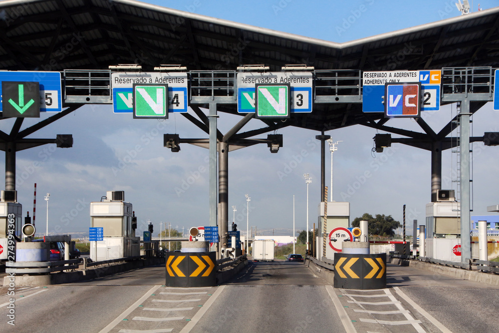 Naklejka premium toll on highway