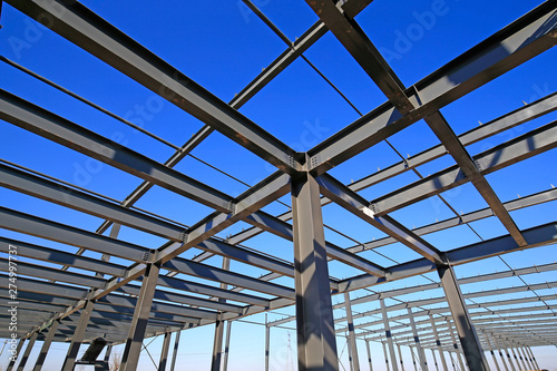 Steel structure workshop is under construction