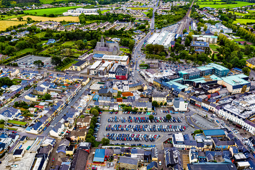 Die Stadt Killarney in Irland aus der Luft © Roman