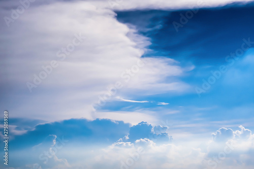 Fototapeta Naklejka Na Ścianę i Meble -  The white clouds in the sky background