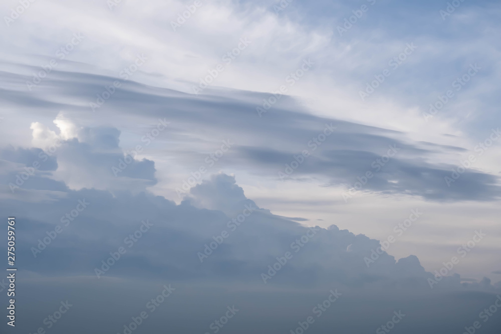 Obraz premium The white clouds in the sky background