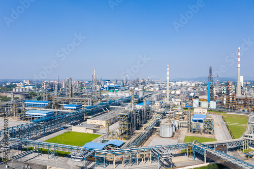 modern petrochemical oil refinery