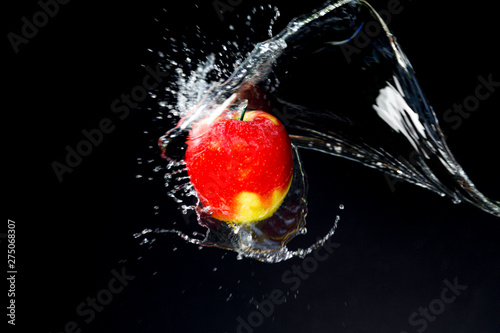 Apfel mit Wasserwelle