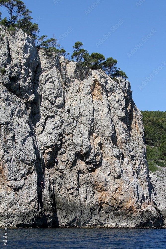 escalade de falaise en méditerranée escalade de falaise en méditerranée