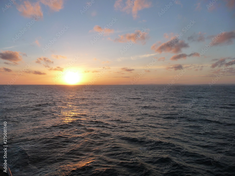 Sonnenuntergang auf Deck, auf dem Schiff, Sonnenuntergang auf Deck, auf dem Schiff,