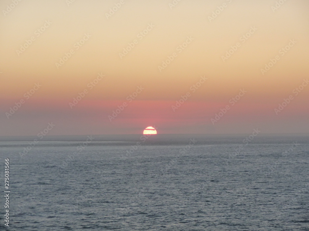 Afrika, Sonnenuntergang über dem Meer
