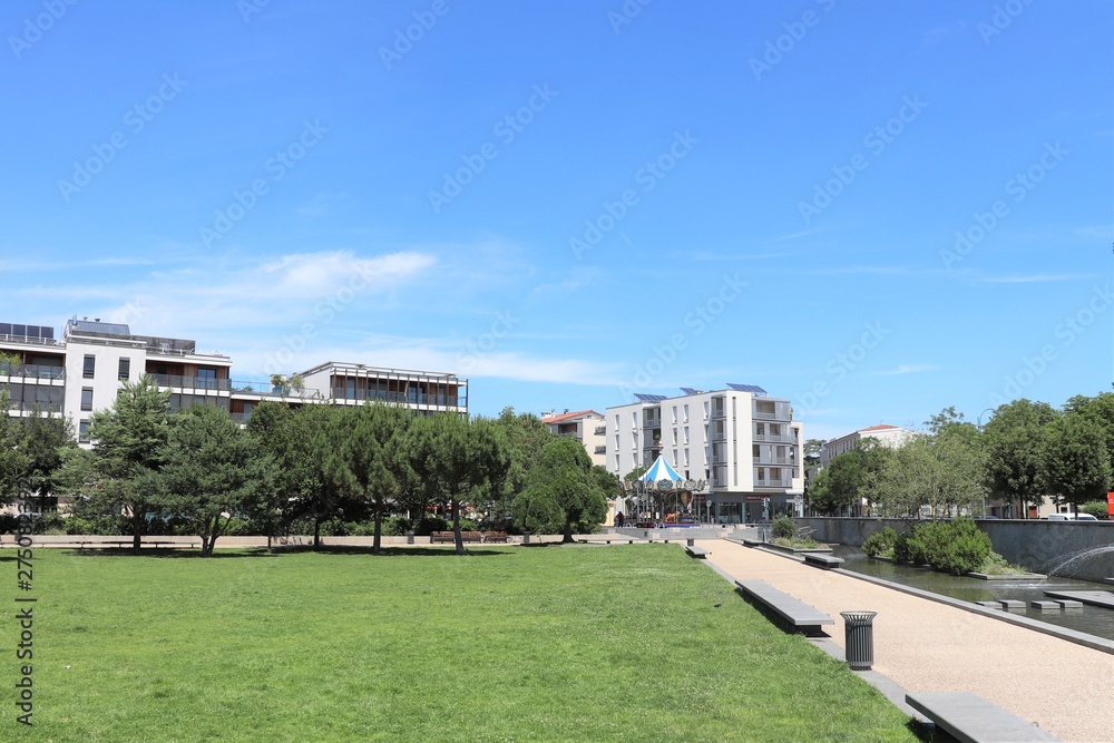 Place Hippolyte Peragut - Ville de Tassin-La-Demi-Lune - Département du Rhône - France Place Hippolyte Peragut - Ville de Tassin-La-Demi-Lune - Département du Rhône - France