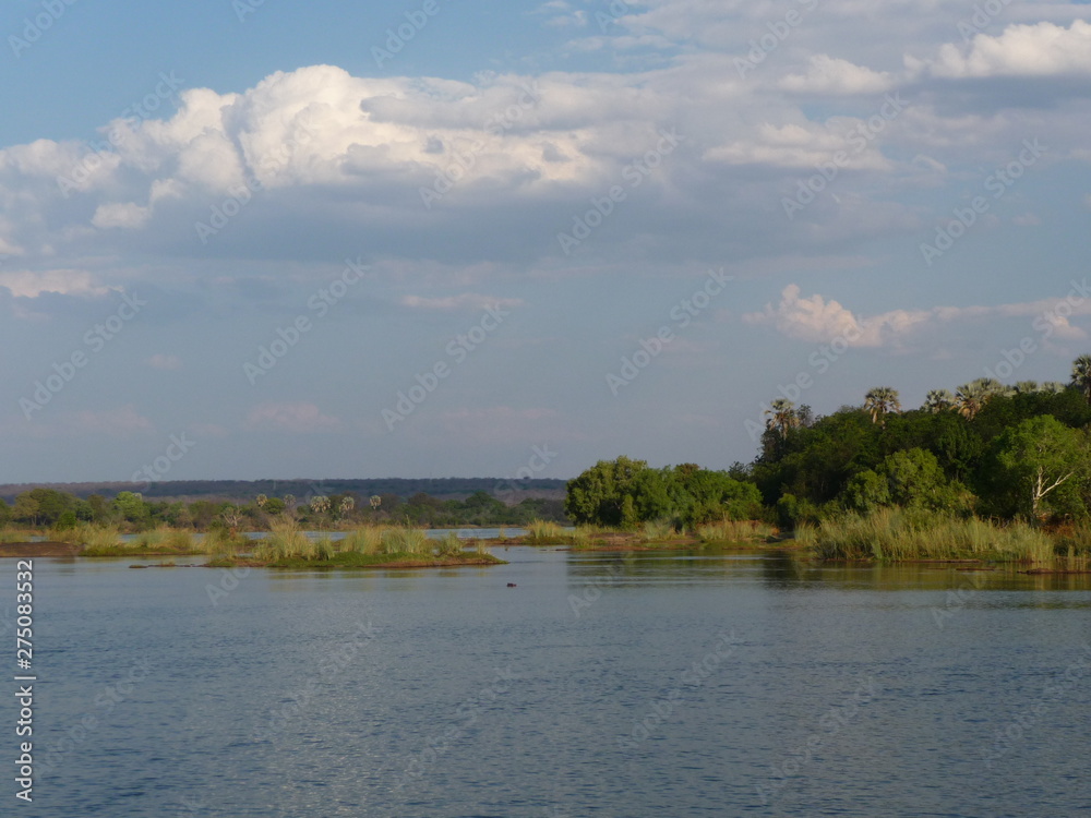 Afrika, weite Landschaft, Steppe, Flussbett 