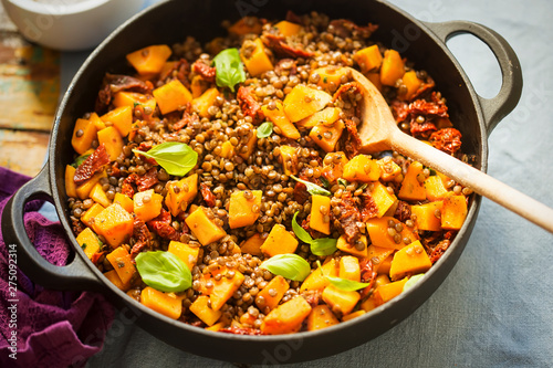 Pumpkin with lentils, sun dried tomatoes and basil 