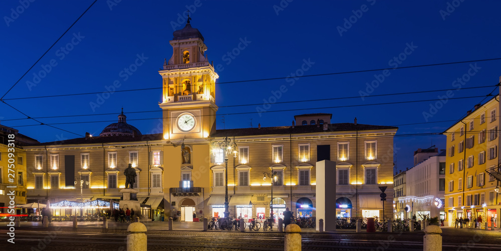 Fototapeta premium Parma city hall illuminated at evening, Garibaldi square