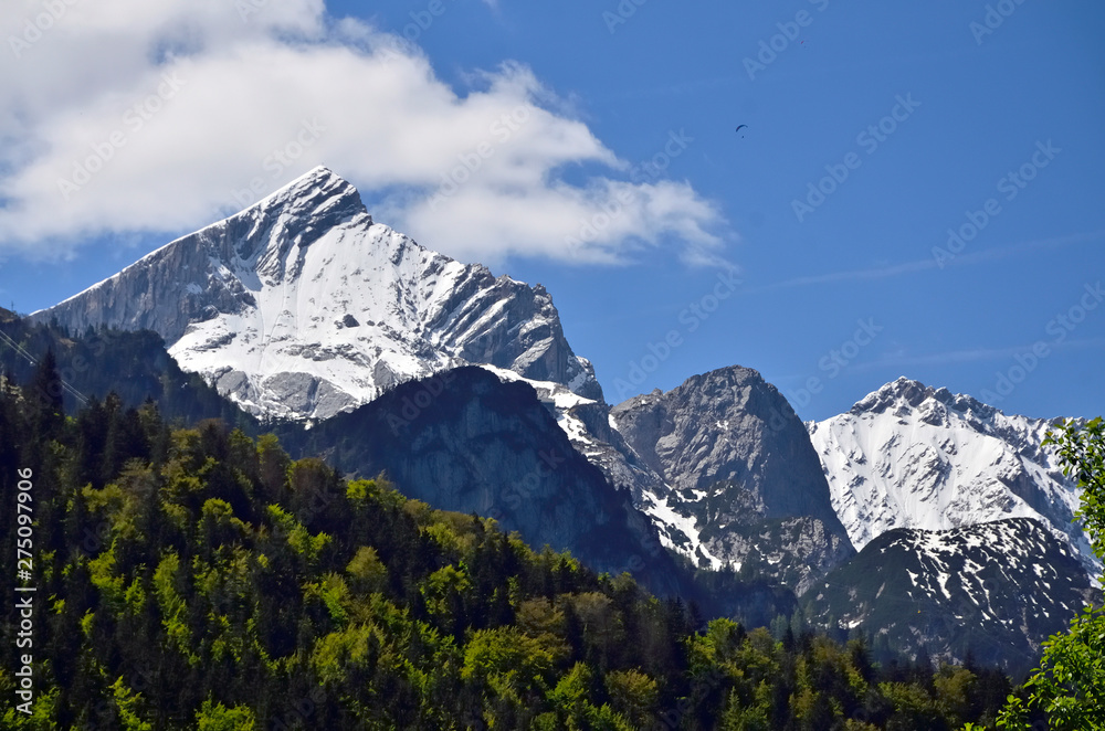 Fototapeta premium Alpspitze und Zugspitze, Garmisch- Partenkirchen