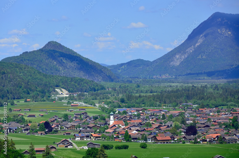 Blick von Burg Werdenfels auf Farchant