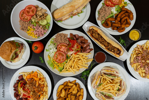 Composición de platos combinados de comida ameircana
