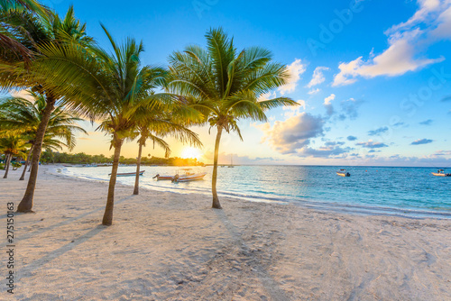 Fototapeta Naklejka Na Ścianę i Meble -  Akumal bay - Caribbean white beach in Riviera Maya, coast of Yucatan and Quintana Roo, Mexico