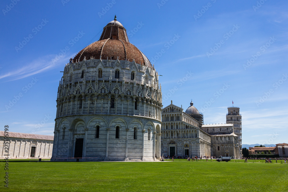 Piazza dei Miracoli e la sua torre di Pisa - Toscana