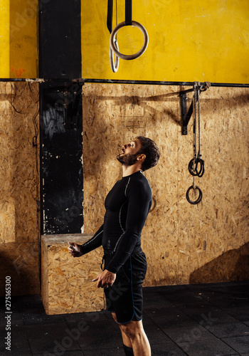 Bearded man doing crossfit training © qunica.com