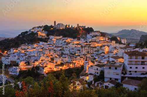 Carta da parati Casares is a beautiful and landmark village in Malaga province, Andalusia, Spain