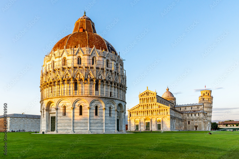 Schiefer Turm, Baptisterium, und Dom von Pisa 