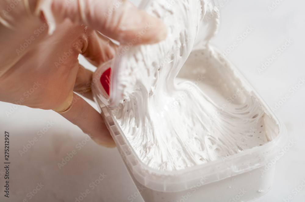 White acrylic glazing putty for wood and metal, interior and exterior