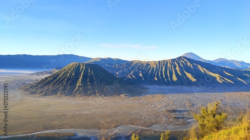 Wallpaper Mural mountain view and clear sky Torontodigital.ca
