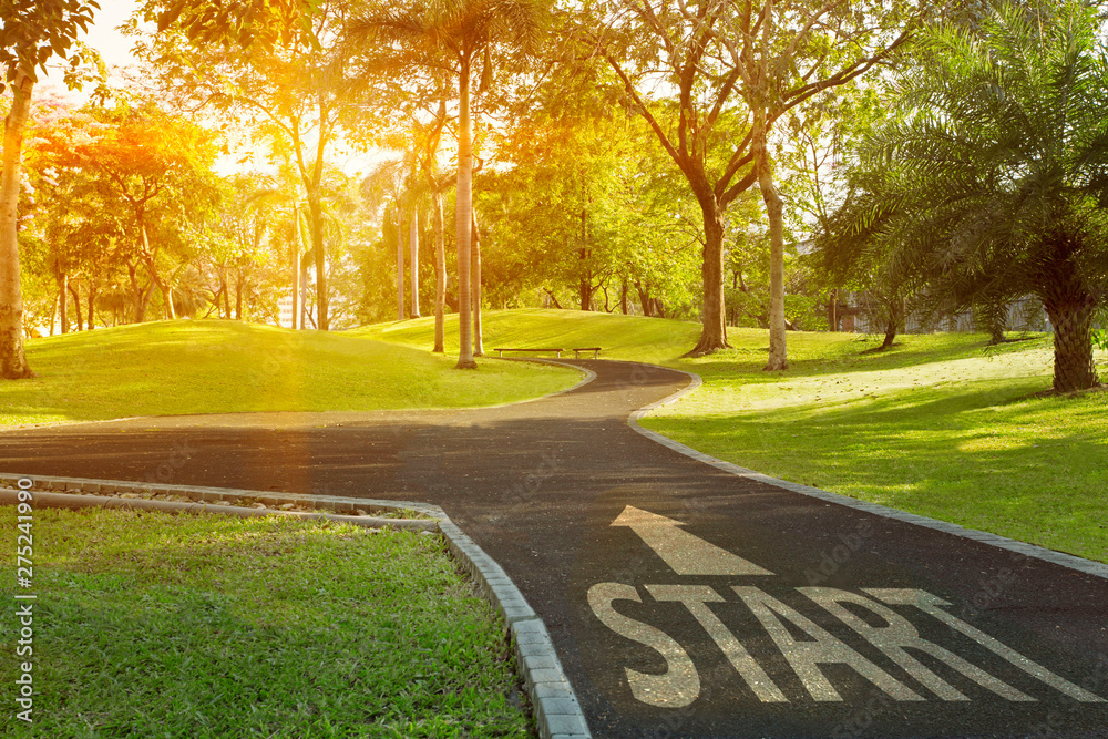 Start by marking the white line on the road surface in the park and the business concept.
