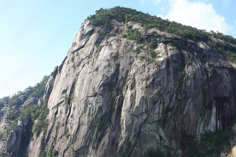 花崗岩の岩峰の織りなす風景