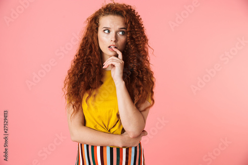 Schilderij op canvas Portrait of an attractive young woman