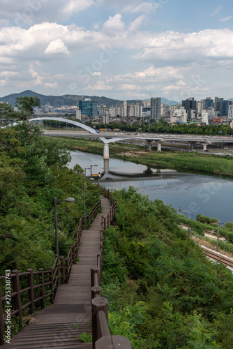 Path way to the top of the montain in korea to see Han river 